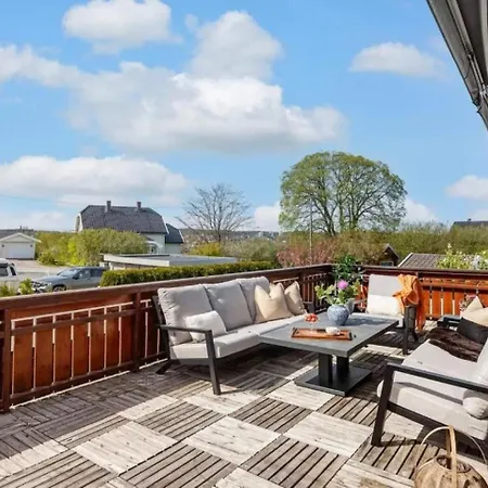 The Terrace House 6 Min From Villa