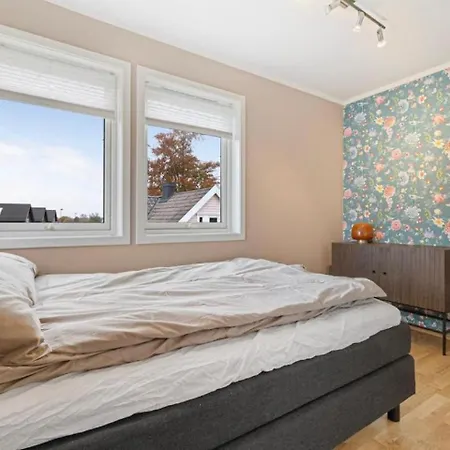 The Terrace House 6 Min From Villa *