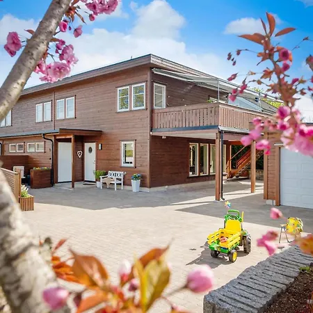 The Terrace House 6 Min From 빌라 *